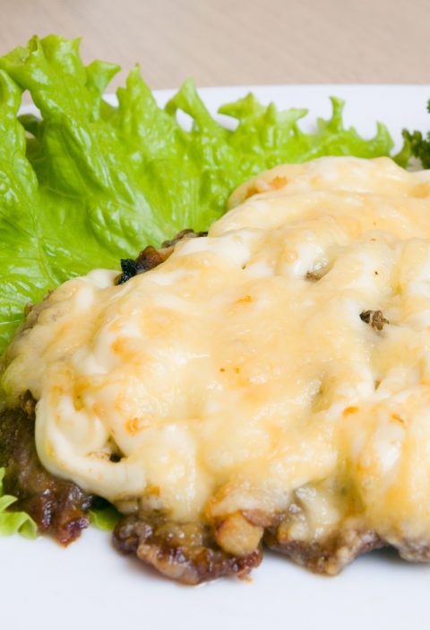 Рецепт: Мясо с грибами и сыром