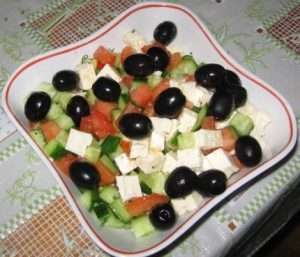 Рецепт с фото: Салат греческий. Греческий салат с маслинами.
